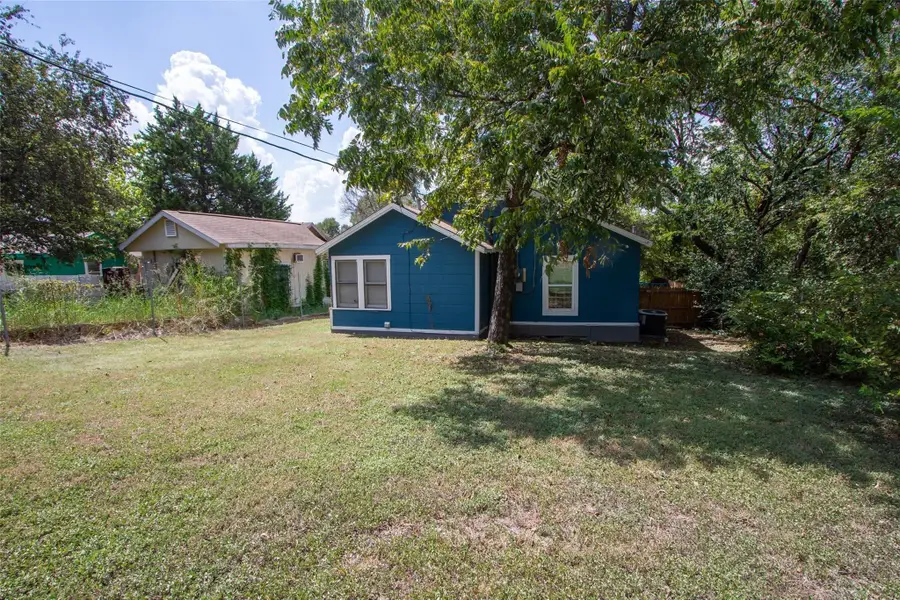 2910 20th Street, Fort Worth, TX 76106 - #2