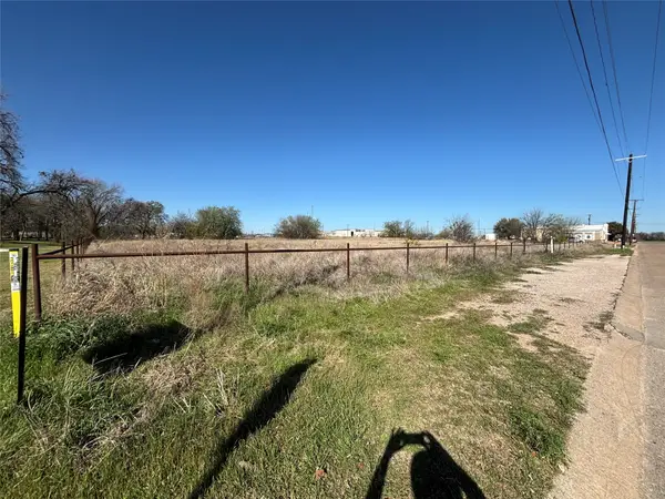 302 N Park Street, Granbury, TX 76048