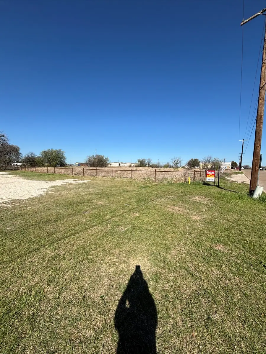 302 N Park Street, Granbury, TX 76048 - #3