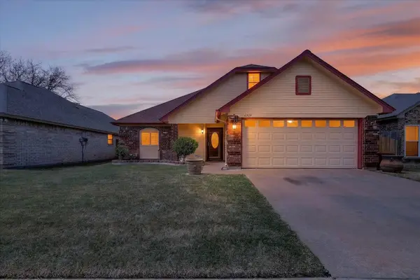 6309 Woodcreek Trail, Fort Worth, TX 76179