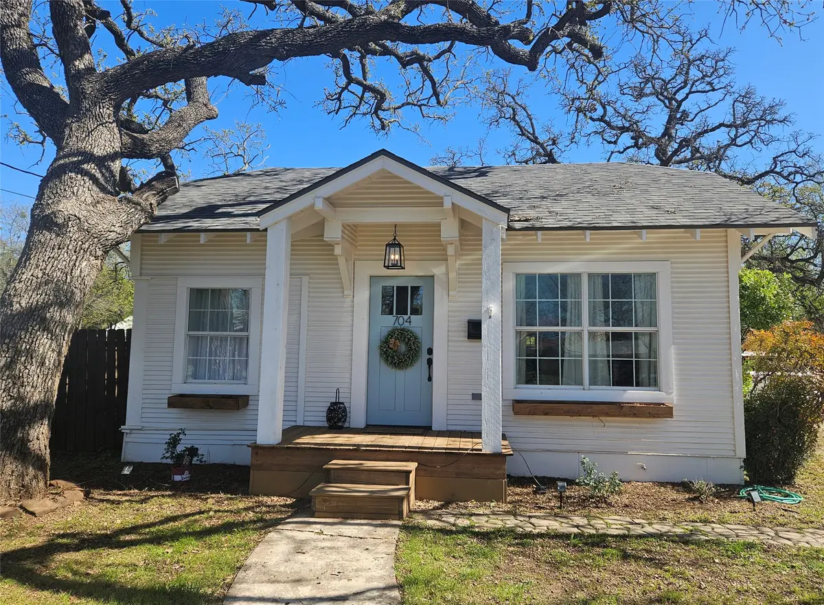 704 Avenue J, Brownwood, TX 76801 - #1