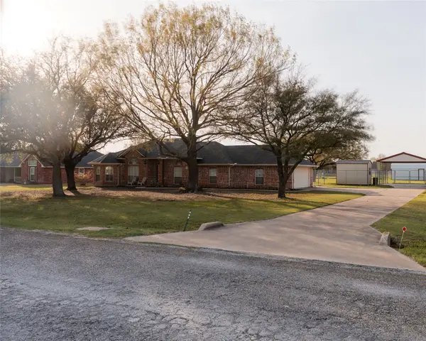 111 Fox Trail, Red Oak, TX 75154