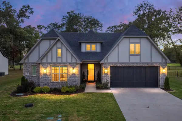 219 Saint Andrews Drive, Mabank, TX 75156