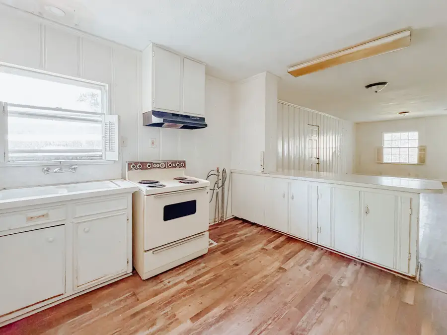 409 S 31st Street, Corsicana, TX 75110 - #3