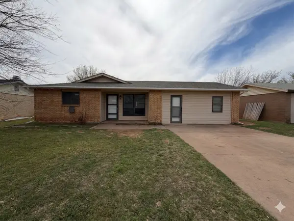 911 W Louisa Avenue, Iowa Park, TX 76367