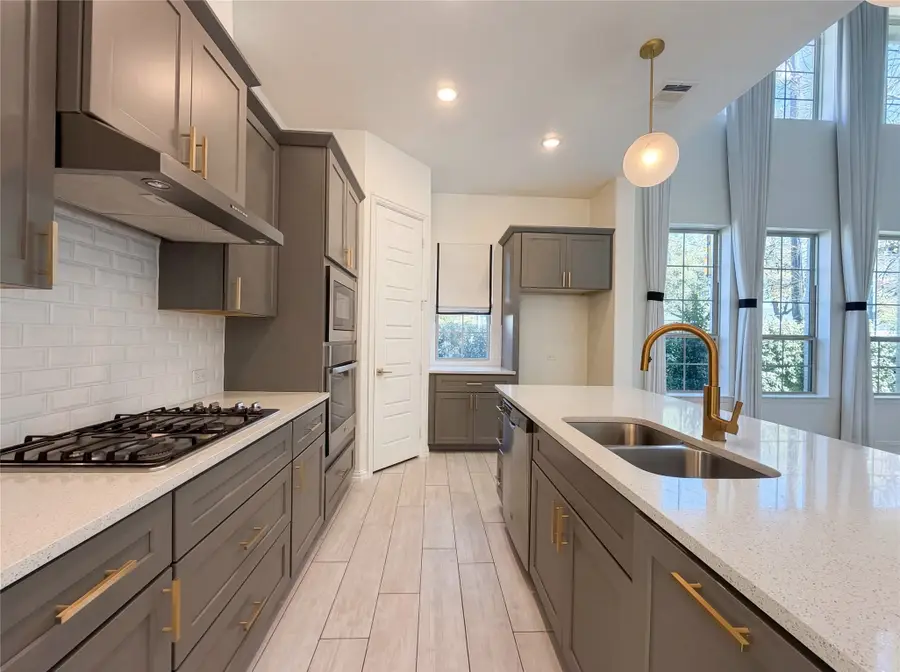 404 W 6th Street, Irving, TX 75060 - #2