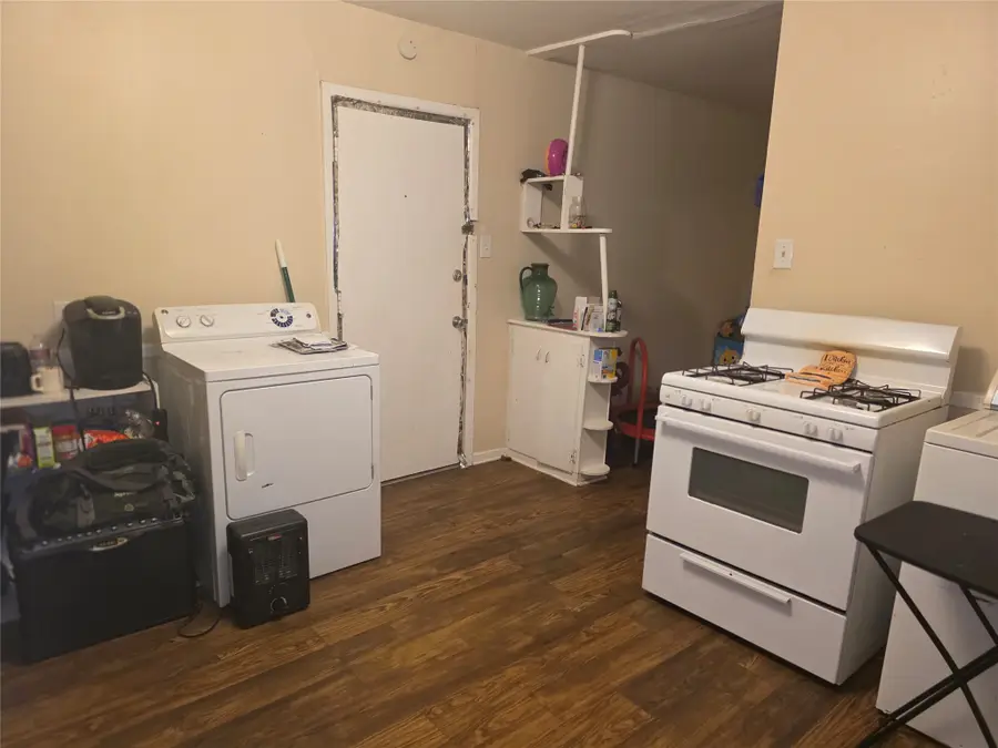 1209 N Anglin Street, Cleburne, TX 76031 - #3