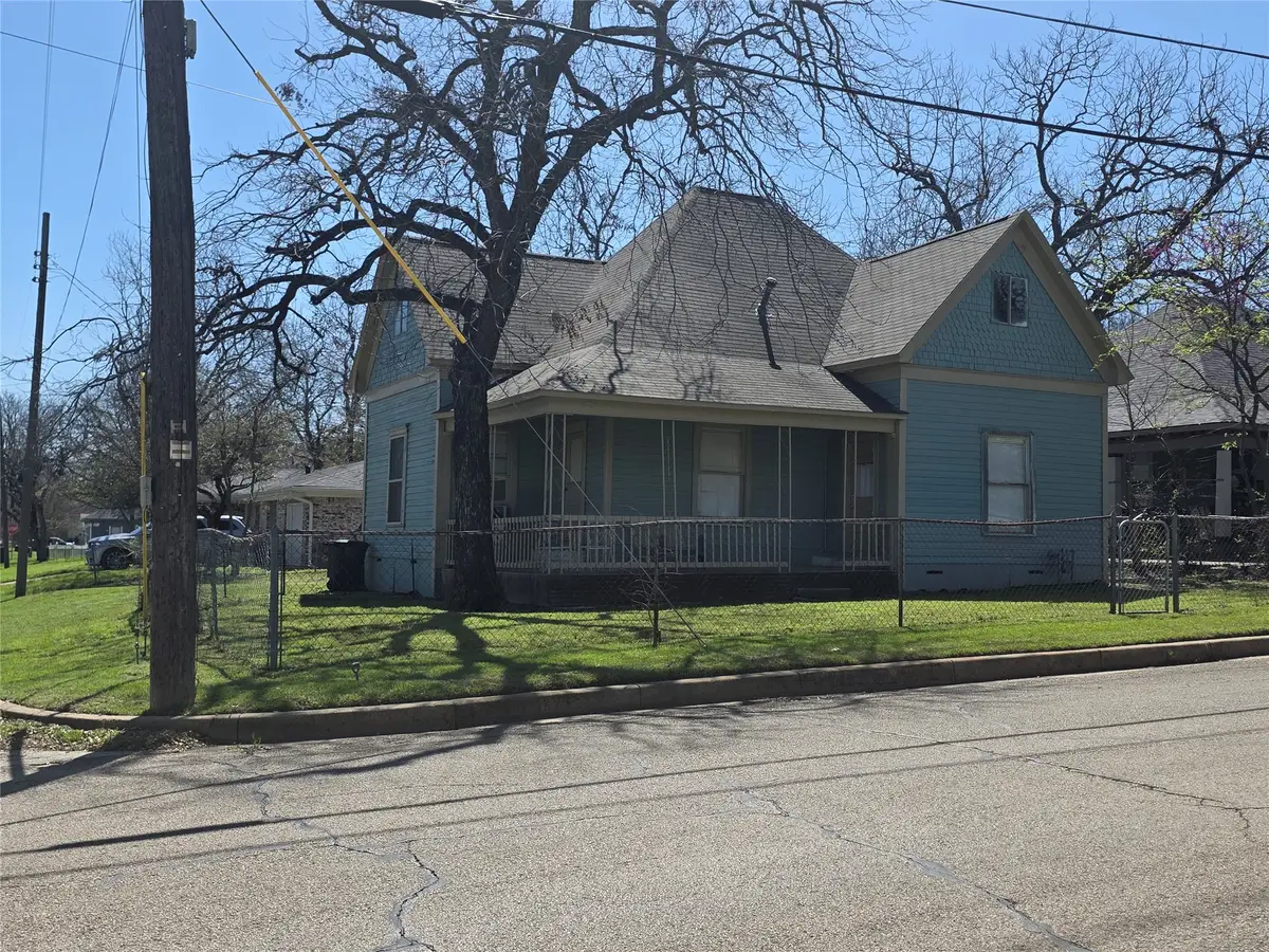 401 W Wilson Street, Cleburne, TX 76033 - #1