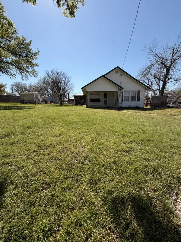 200 S Cleveland, Meridian, TX 76665