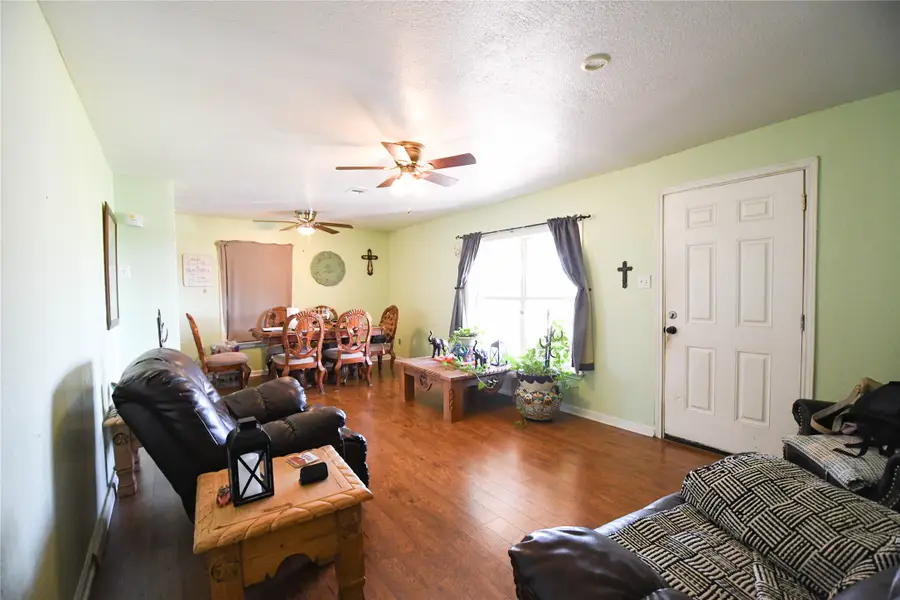 520 W Oak Street, Gunter, TX 75058 - #2