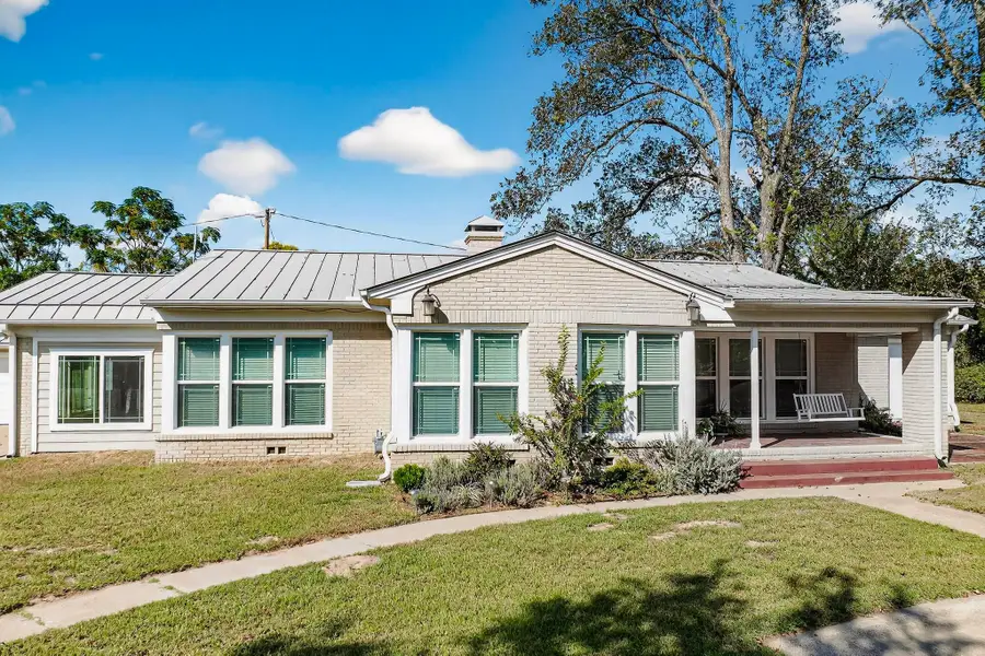 1800 W Frank Street, Grand Saline, TX 75140 - #3