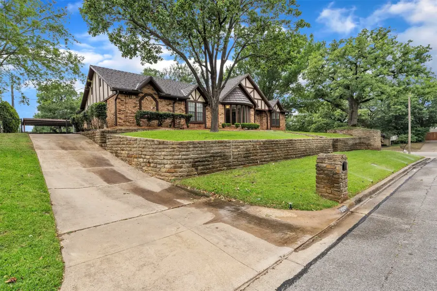 2241 Mountainview Drive, Hurst, TX 76054 - #2