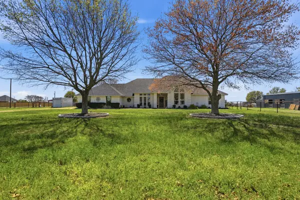 333 Meadow Crest Road, Fort Worth, TX 76108