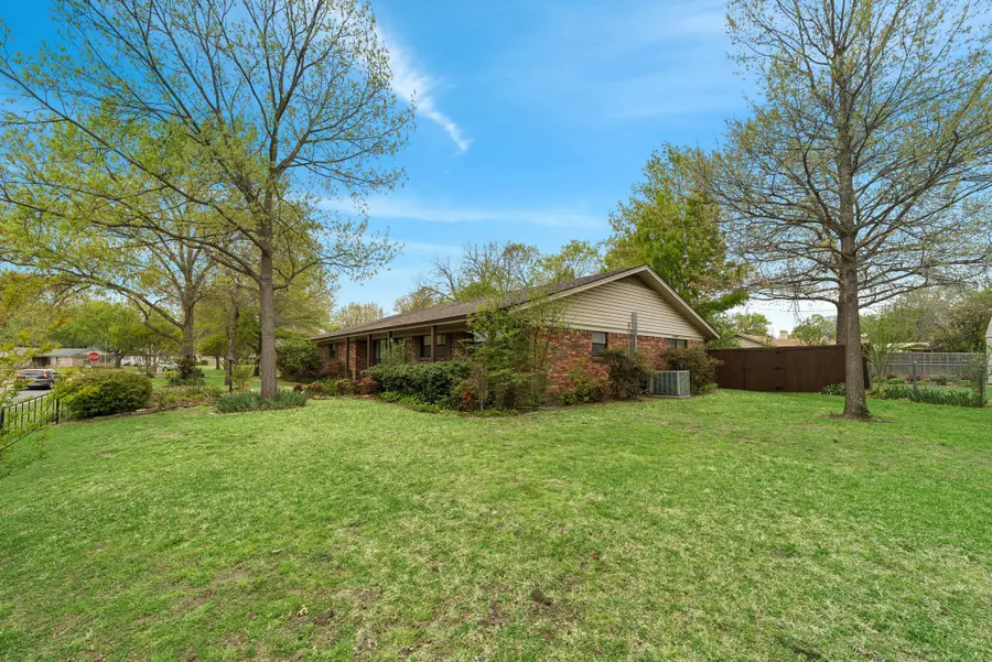 1013 Yorkshire Drive, Sherman, TX 75092 - #3