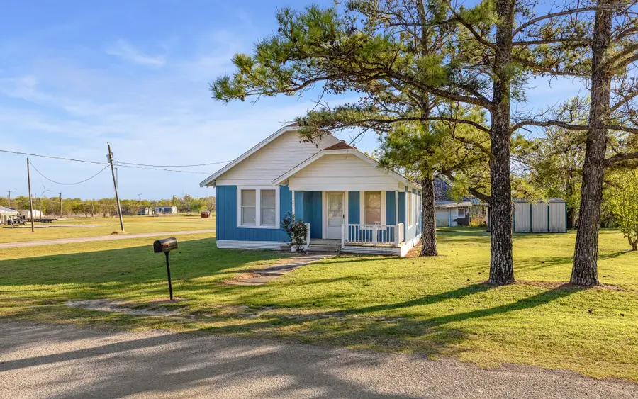 303 Seeley Avenue, Mount Calm, TX 76673 - #2