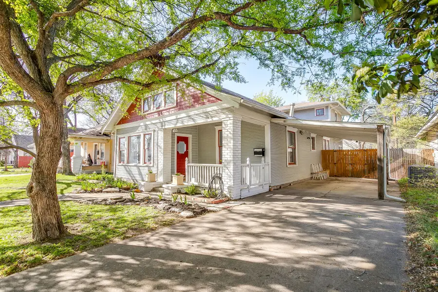 1014 W Arlington Avenue, Fort Worth, TX 76110 - #3