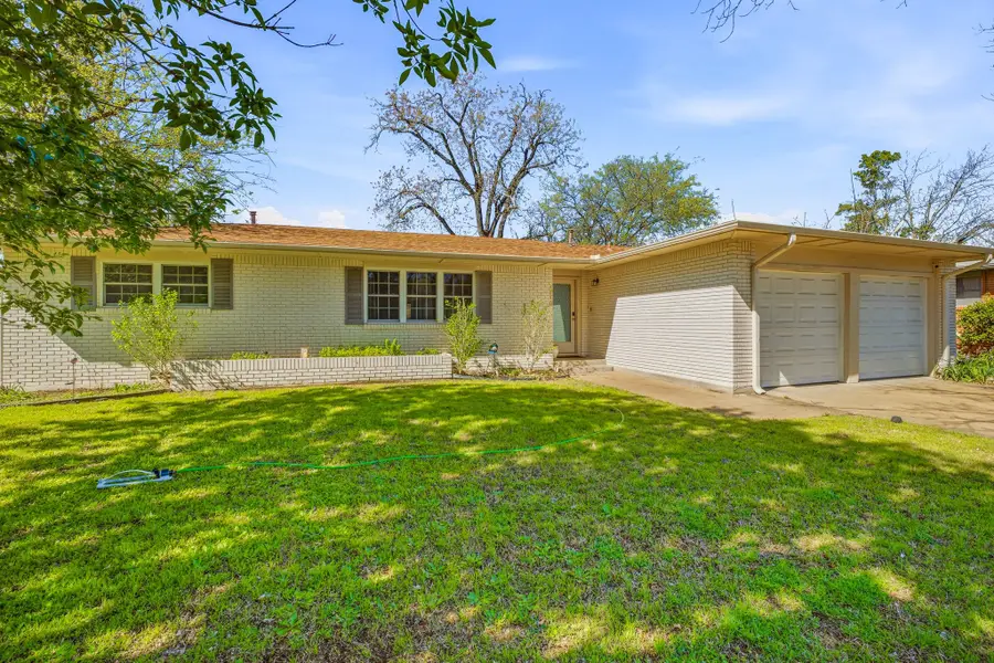 1310 N Cleveland Avenue, Stephenville, TX 76401 - #3