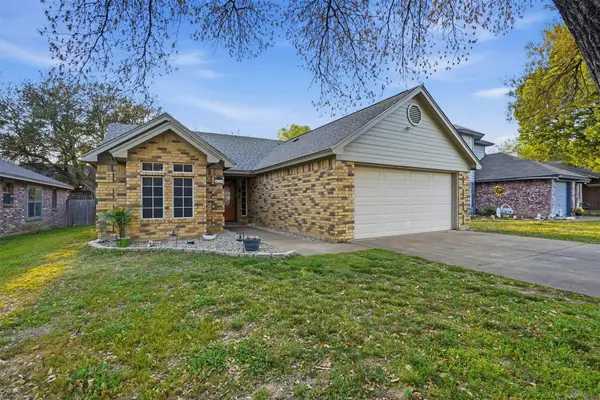 6305 Longmont Trail, Fort Worth, TX 76179