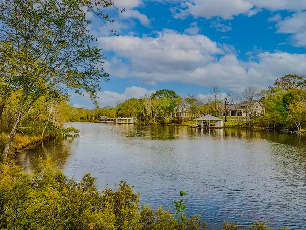 1150 Whispering Oaks Drive, Athens, TX 75752