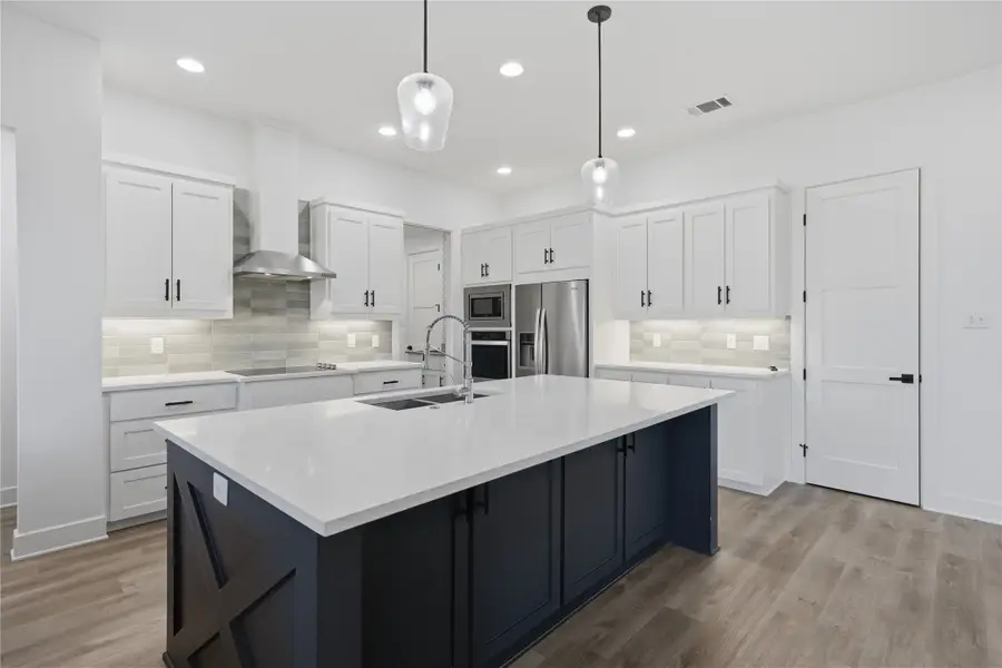 314 W James Street, Mabank, TX 75147 - #2