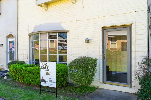 65 W Townhouse Lane #17, Grand Prairie, TX 75052