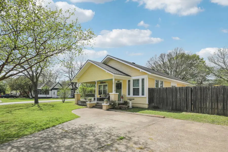 601 Williams Street, Waxahachie, TX 75165 - #2