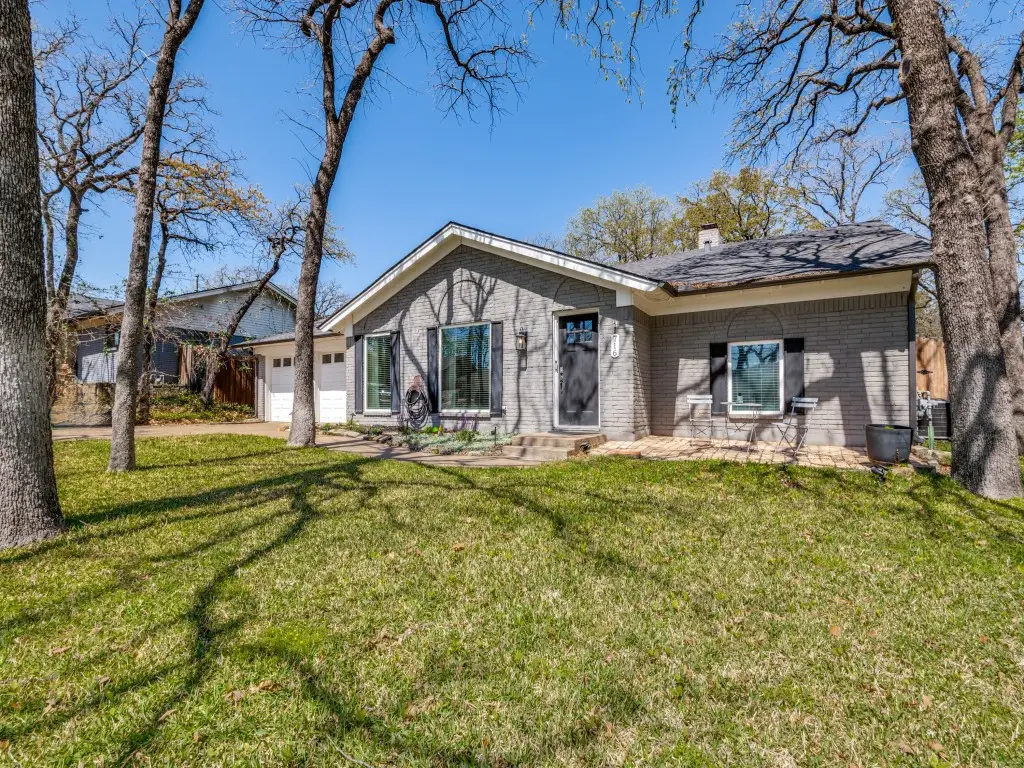 716 Thousand Oaks Drive, Hurst, TX 76054 - #1