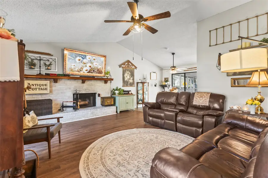 3906 Castlehill Court, Arlington, TX 76016 - #2