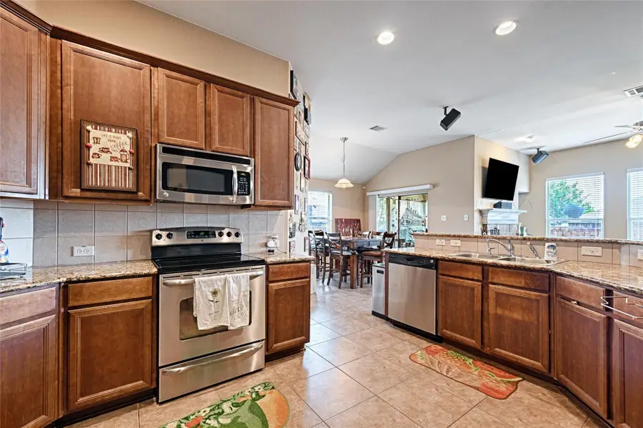 2429 Forest Creek Drive, Fort Worth, TX 76123 - #3