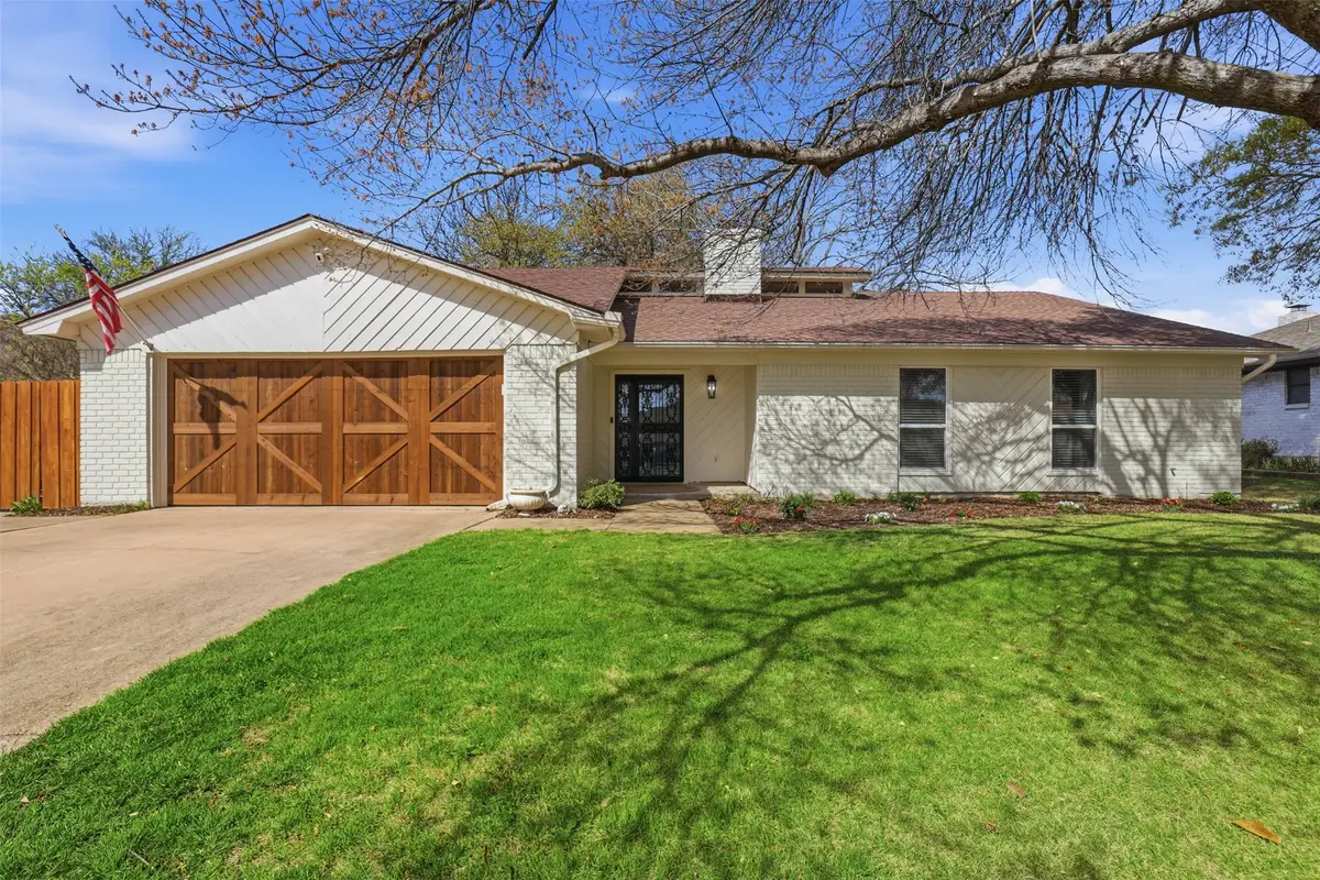 209 Lansford Drive, Benbrook, TX 76126 - #1