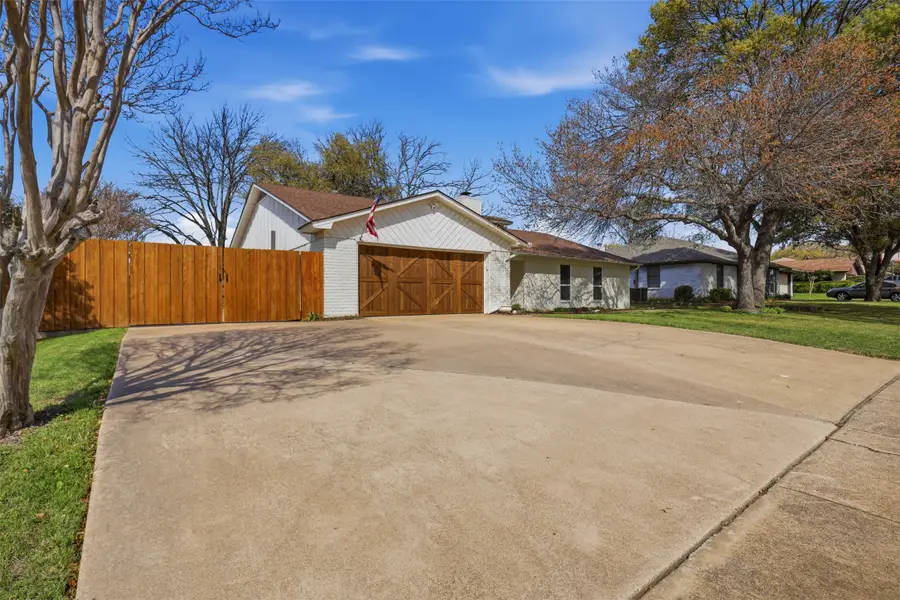 209 Lansford Drive, Benbrook, TX 76126 - #3
