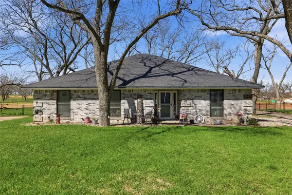 8715 S Monticello Circle, Granbury, TX 76049