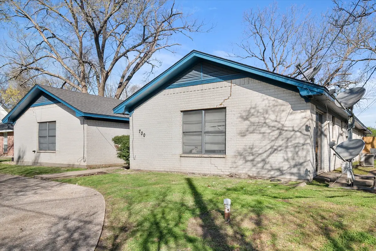 700 W 3rd Avenue, Corsicana, TX 75110 - #1