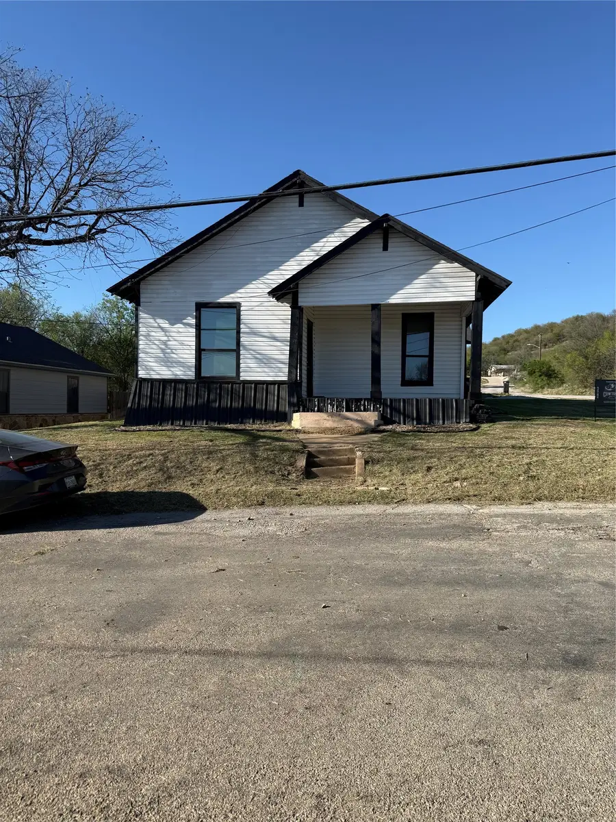 915 NE 1st Street, Mineral Wells, TX 76067 - #3
