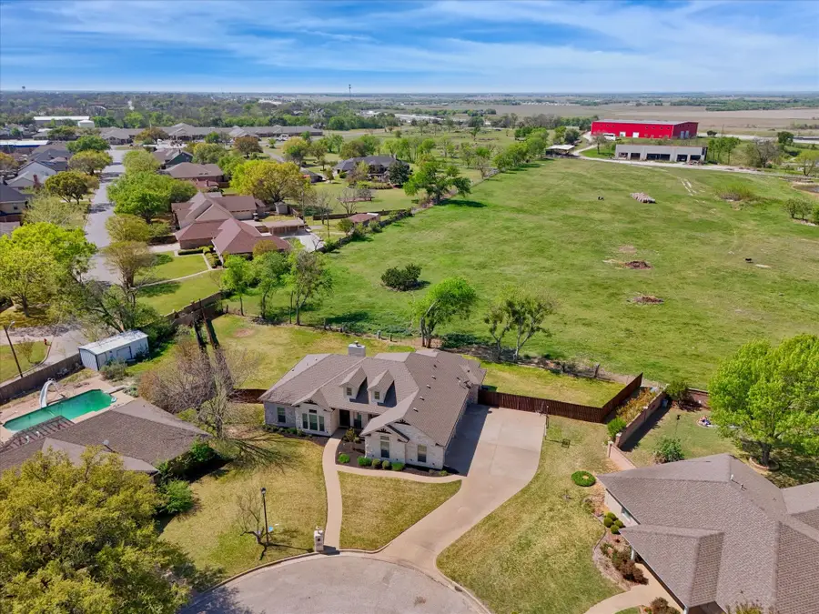 421 Northridge Circle, West, TX 76691 - #2