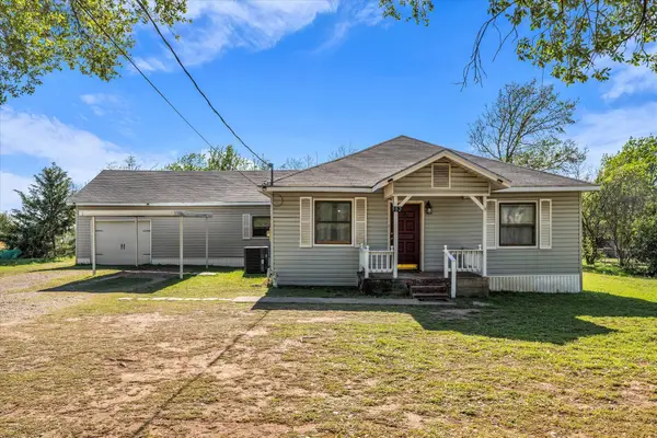 982 N Houston Street, Lorena, TX 76655