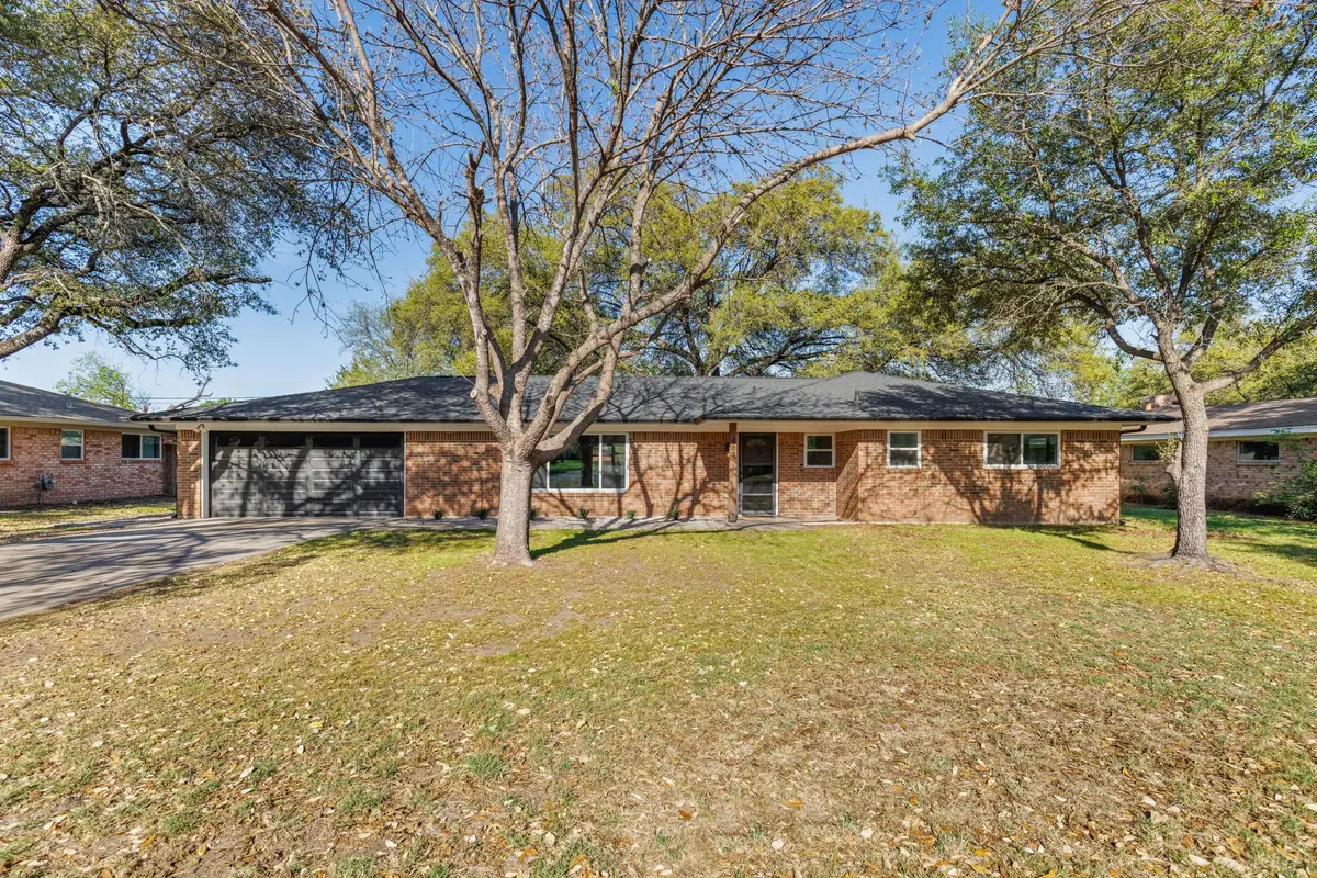 417 Cranbrook Drive, Woodway, TX 76712 - #1