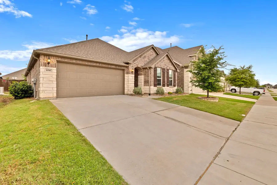 1016 Pinnacle Breeze Drive, Haslet, TX 76052 - #2