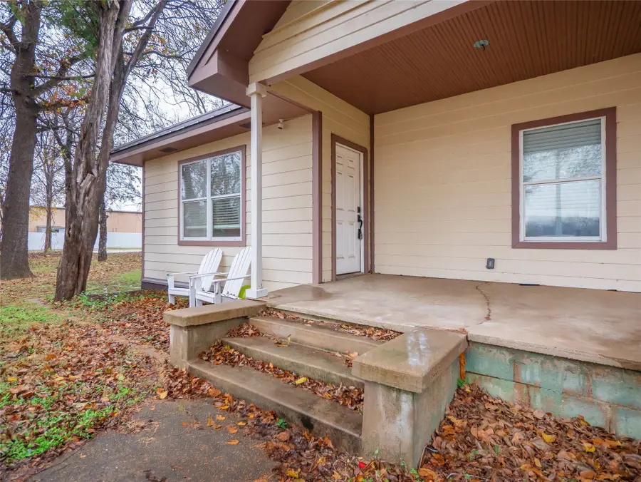 1209 New Dallas Highway, Bellmead, TX 76705 - #2