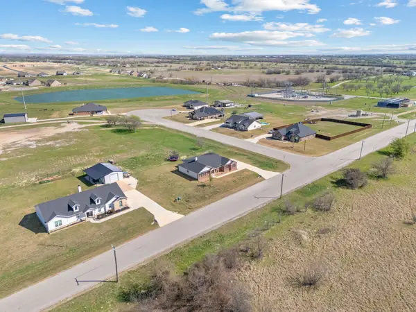 134 Stone Canyon Drive, Rhome, TX 76078