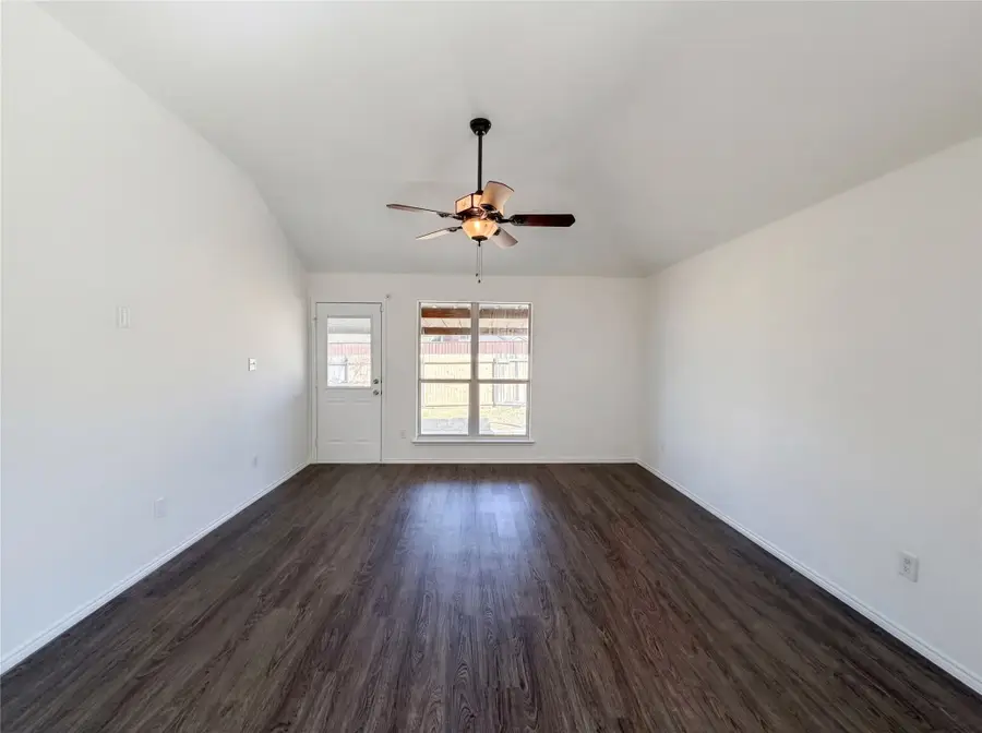 105 Kings Way Drive, Rhome, TX 76078 - #3