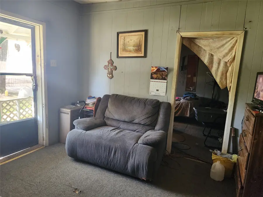 408 E Main Street, Wolfe City, TX 75496 - #2