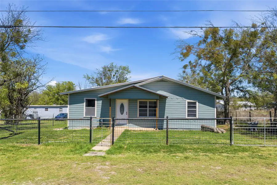 1604 5th Street, Goldthwaite, TX 76844 - #3