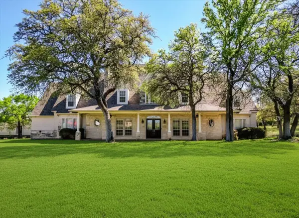 166 E Rio Ridge, Azle, TX 76020