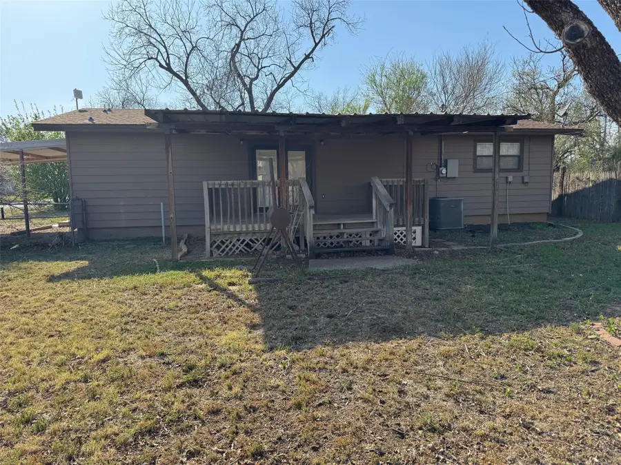 400 N Tackitt Street, Seymour, TX 76380 - #3