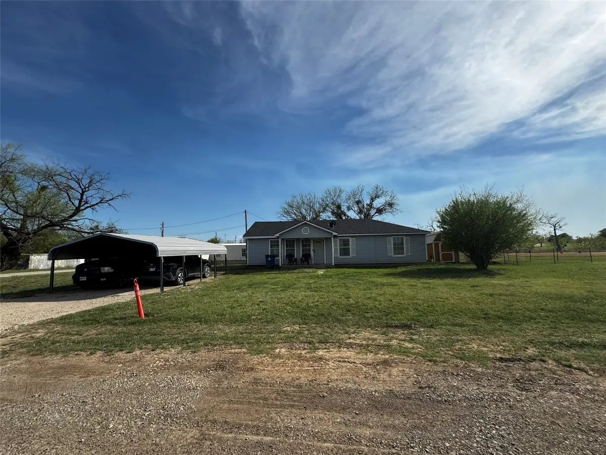 909 N 10th Street, Albany, TX 76430 - #1