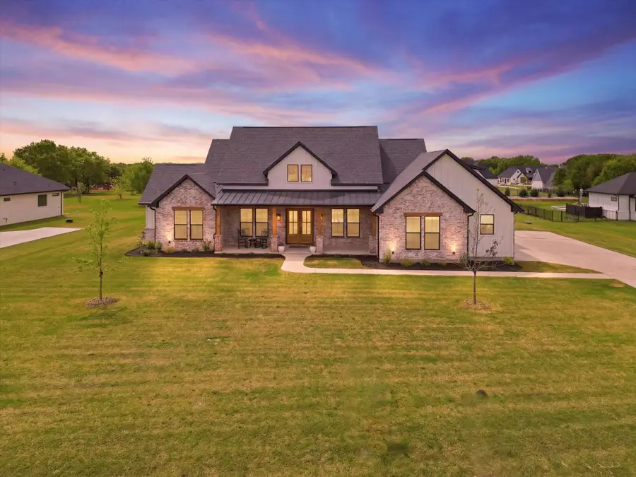 330 Charlie Joseph Drive, Van Alstyne, TX 75495 - #2