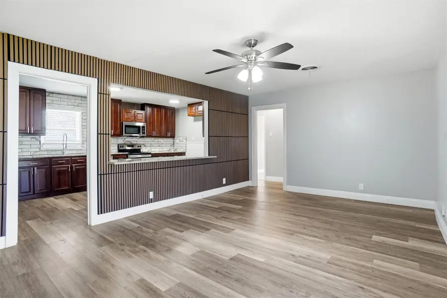 705 Vine Street, Euless, TX 76040 - #2