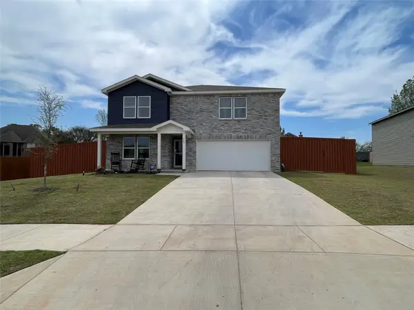 408 Parker Oaks Drive, Chandler, TX 75758