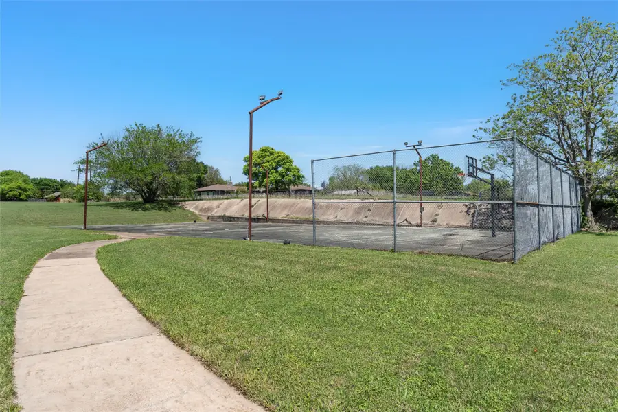 1049 W Moonlight Drive, Robinson, TX 76706 - #3